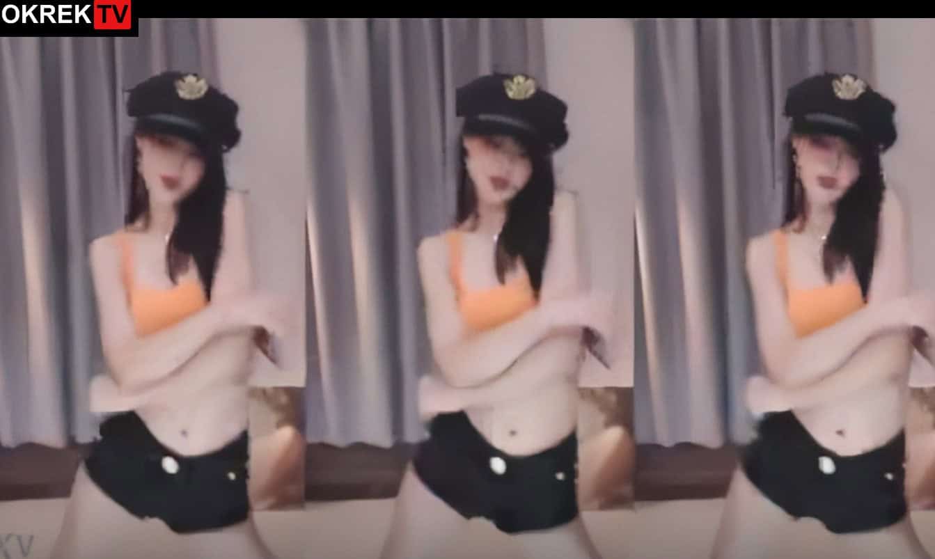 Exclusive: janda muda yang cantik klimaks di wik wik temannya >> no sensor ::Semarang::